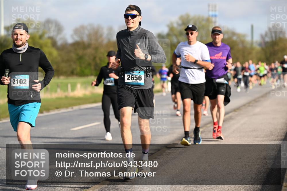 12.04.2026 - 45. Internationalen Wilhelmsburger Insellauf Dr. Thomas Lammeyer http://msf.ph/oto/9433480 12.04.2026 09:18:22 Laufen 2102, 2656 meine-sportfotos.de