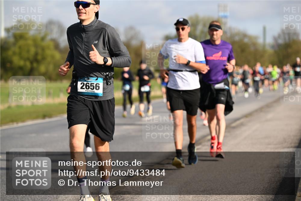 12.04.2026 - 45. Internationalen Wilhelmsburger Insellauf Dr. Thomas Lammeyer http://msf.ph/oto/9433484 12.04.2026 09:18:22 Laufen 2656 meine-sportfotos.de