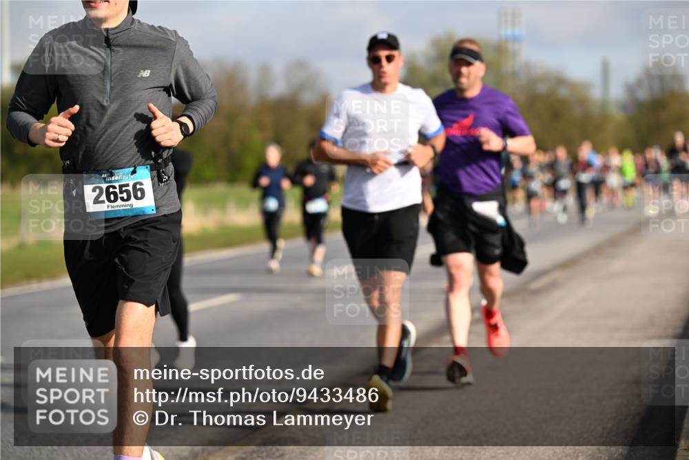12.04.2026 - 45. Internationalen Wilhelmsburger Insellauf Dr. Thomas Lammeyer http://msf.ph/oto/9433486 12.04.2026 09:18:23 Laufen 2656 meine-sportfotos.de