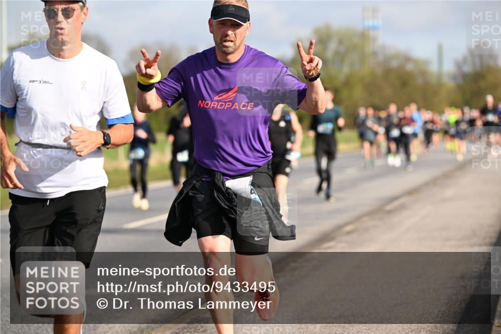 12.04.2026 - 45. Internationalen Wilhelmsburger Insellauf Dr. Thomas Lammeyer http://msf.ph/oto/9433495 12.04.2026 09:18:24 Laufen  meine-sportfotos.de