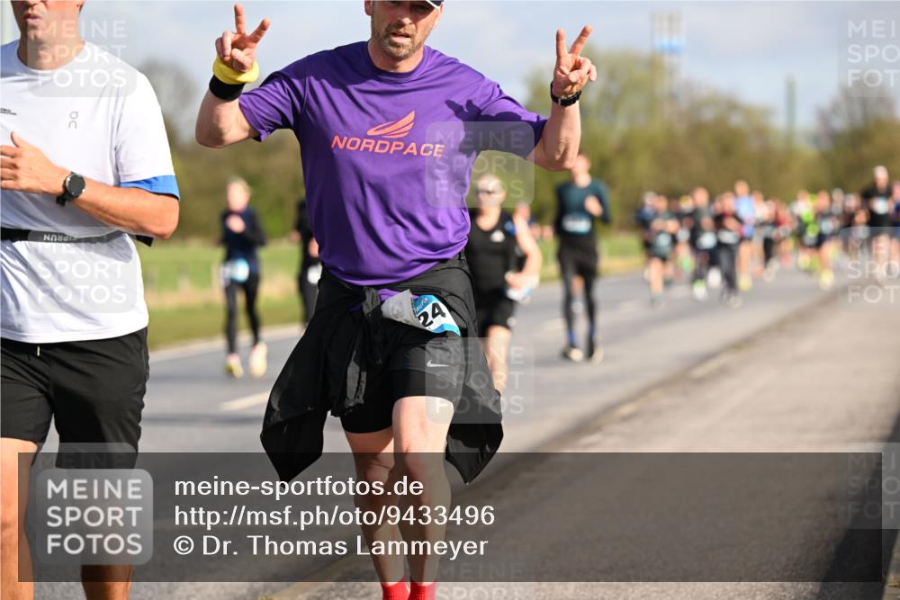 12.04.2026 - 45. Internationalen Wilhelmsburger Insellauf Dr. Thomas Lammeyer http://msf.ph/oto/9433496 12.04.2026 09:18:25 Laufen 24 meine-sportfotos.de