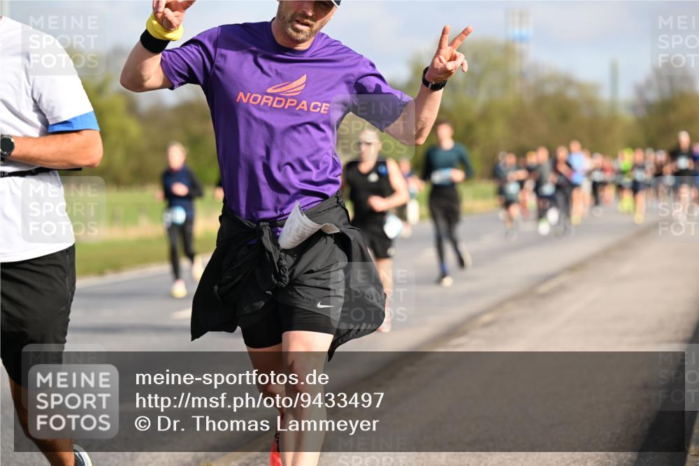 12.04.2026 - 45. Internationalen Wilhelmsburger Insellauf Dr. Thomas Lammeyer http://msf.ph/oto/9433497 12.04.2026 09:18:25 Laufen  meine-sportfotos.de