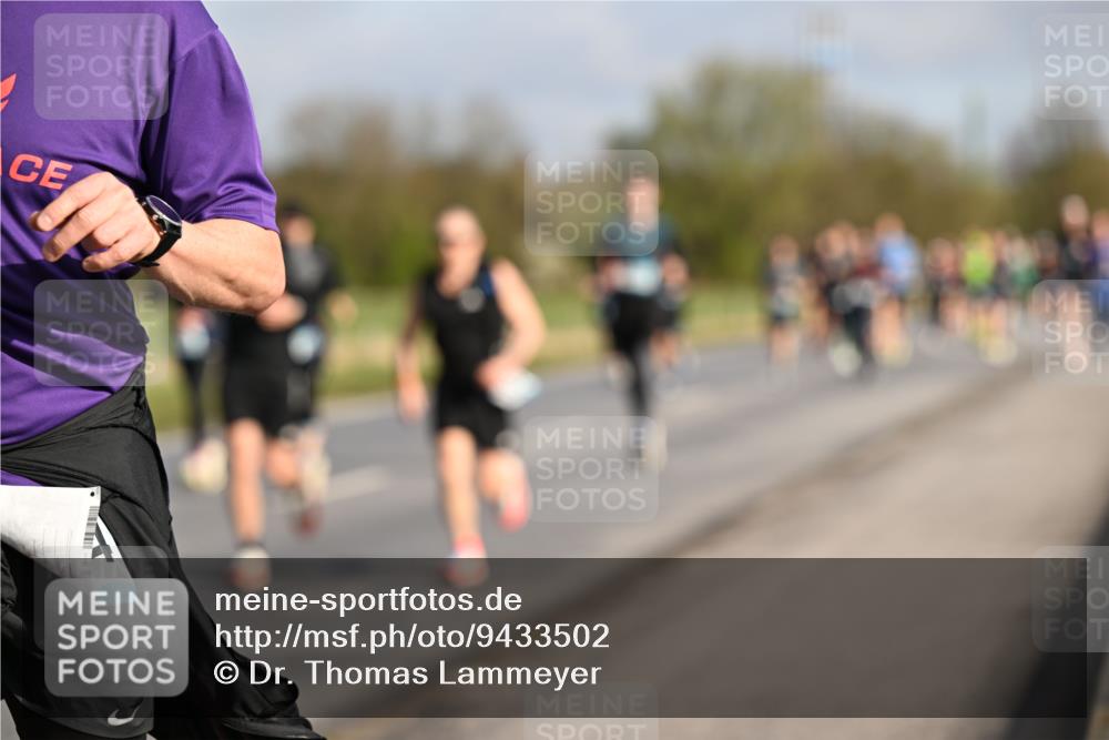12.04.2026 - 45. Internationalen Wilhelmsburger Insellauf Dr. Thomas Lammeyer http://msf.ph/oto/9433502 12.04.2026 09:18:26 Laufen  meine-sportfotos.de