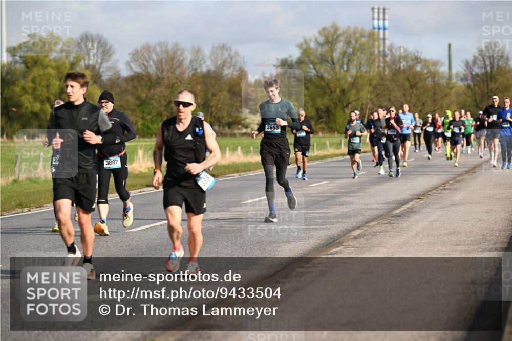 12.04.2026 - 45. Internationalen Wilhelmsburger Insellauf Dr. Thomas Lammeyer http://msf.ph/oto/9433504 12.04.2026 09:18:26 Laufen 39, 3887, 3653 meine-sportfotos.de