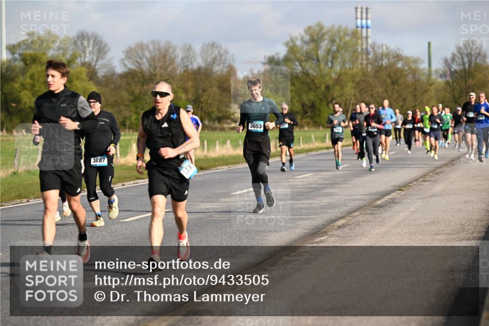 12.04.2026 - 45. Internationalen Wilhelmsburger Insellauf Dr. Thomas Lammeyer http://msf.ph/oto/9433505 12.04.2026 09:18:26 Laufen 3887, 3653 meine-sportfotos.de