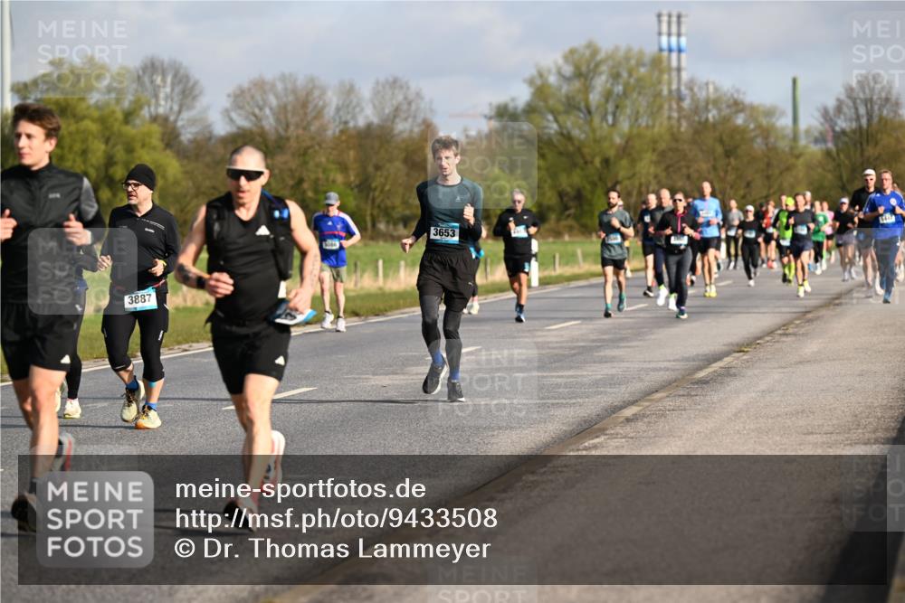 12.04.2026 - 45. Internationalen Wilhelmsburger Insellauf Dr. Thomas Lammeyer http://msf.ph/oto/9433508 12.04.2026 09:18:27 Laufen 3887, 3653 meine-sportfotos.de