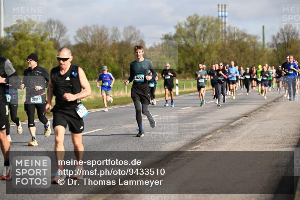 12.04.2026 - 45. Internationalen Wilhelmsburger Insellauf Dr. Thomas Lammeyer http://msf.ph/oto/9433510 12.04.2026 09:18:27 Laufen 23, 3887, 3653 meine-sportfotos.de