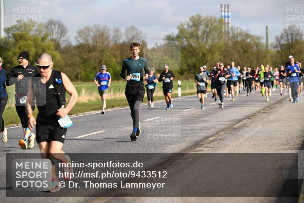 12.04.2026 - 45. Internationalen Wilhelmsburger Insellauf Dr. Thomas Lammeyer http://msf.ph/oto/9433512 12.04.2026 09:18:27 Laufen 388, 3331, 3653 meine-sportfotos.de