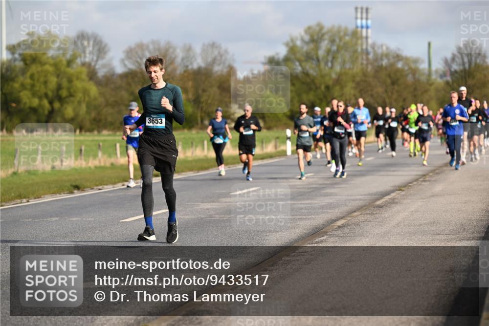 12.04.2026 - 45. Internationalen Wilhelmsburger Insellauf Dr. Thomas Lammeyer http://msf.ph/oto/9433517 12.04.2026 09:18:28 Laufen 3653 meine-sportfotos.de