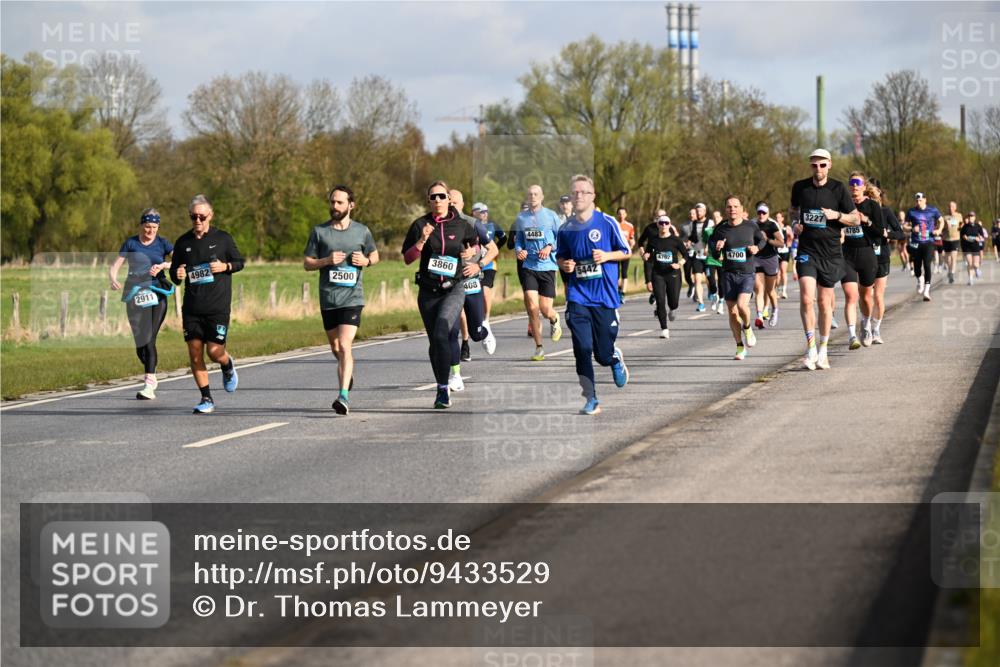 12.04.2026 - 45. Internationalen Wilhelmsburger Insellauf Dr. Thomas Lammeyer http://msf.ph/oto/9433529 12.04.2026 09:18:32 Laufen 2911, 4982, 2500, 3860, 408, 4483, 4762, 5442, 4700, 3227, 4785 meine-sportfotos.de
