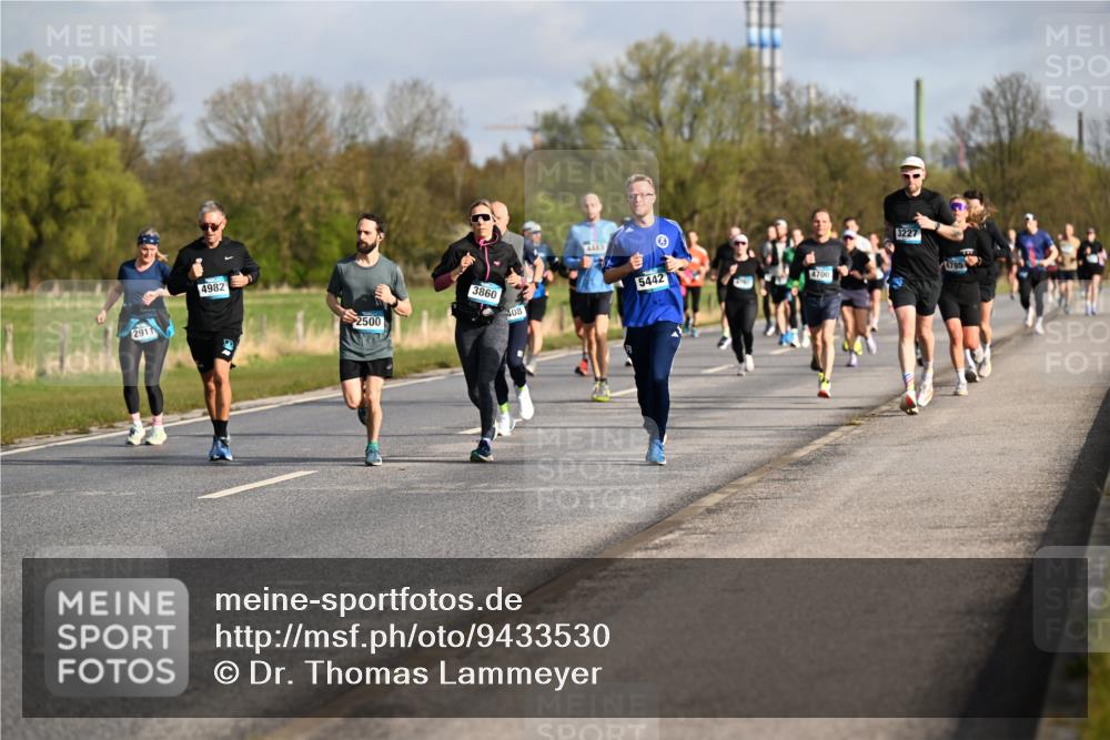 12.04.2026 - 45. Internationalen Wilhelmsburger Insellauf Dr. Thomas Lammeyer http://msf.ph/oto/9433530 12.04.2026 09:18:32 Laufen 291, 4982, 2500, 3860, 08, 4483, 5442, 4700, 3227, 4785 meine-sportfotos.de