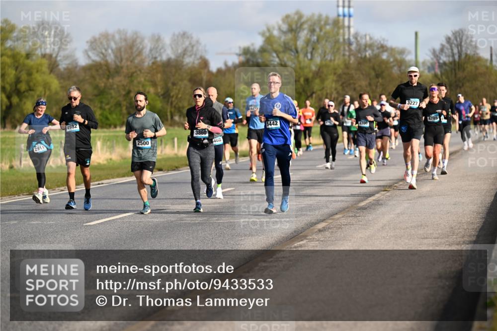 12.04.2026 - 45. Internationalen Wilhelmsburger Insellauf Dr. Thomas Lammeyer http://msf.ph/oto/9433533 12.04.2026 09:18:33 Laufen 2911, 4982, 2500, 3860, 408, 5442, 4700, 3227, 4785 meine-sportfotos.de