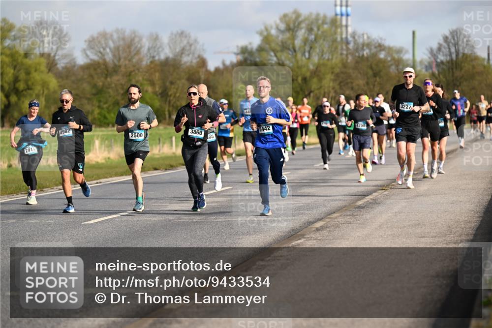 12.04.2026 - 45. Internationalen Wilhelmsburger Insellauf Dr. Thomas Lammeyer http://msf.ph/oto/9433534 12.04.2026 09:18:33 Laufen 2911, 4982, 2500, 3860, 108, 448, 5442, 4700, 3227 meine-sportfotos.de