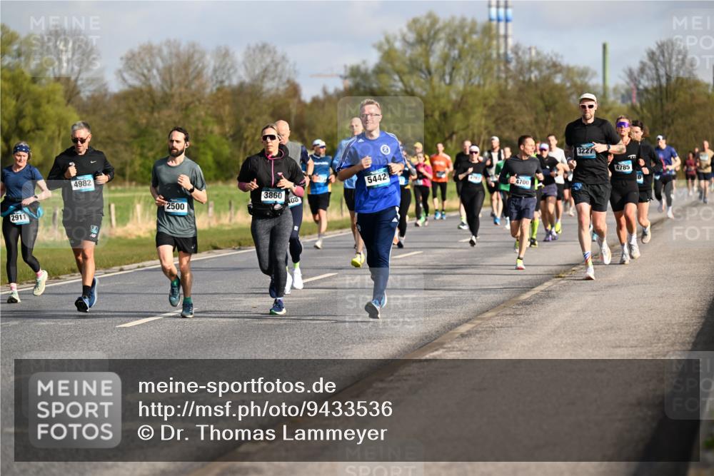 12.04.2026 - 45. Internationalen Wilhelmsburger Insellauf Dr. Thomas Lammeyer http://msf.ph/oto/9433536 12.04.2026 09:18:33 Laufen 2911, 4982, 3860, 2500, 08, 5442, 4700, 3227, 4785 meine-sportfotos.de