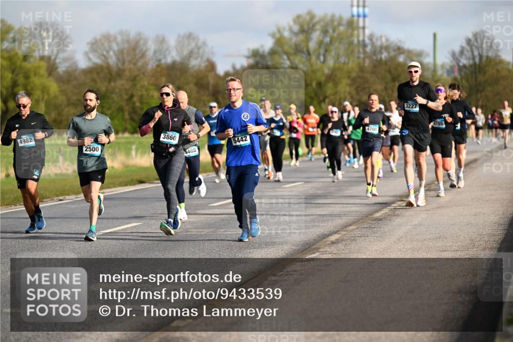 12.04.2026 - 45. Internationalen Wilhelmsburger Insellauf Dr. Thomas Lammeyer http://msf.ph/oto/9433539 12.04.2026 09:18:34 Laufen 4982, 2500, 3860, 5408, 5442, 4700, 3227, 4785 meine-sportfotos.de