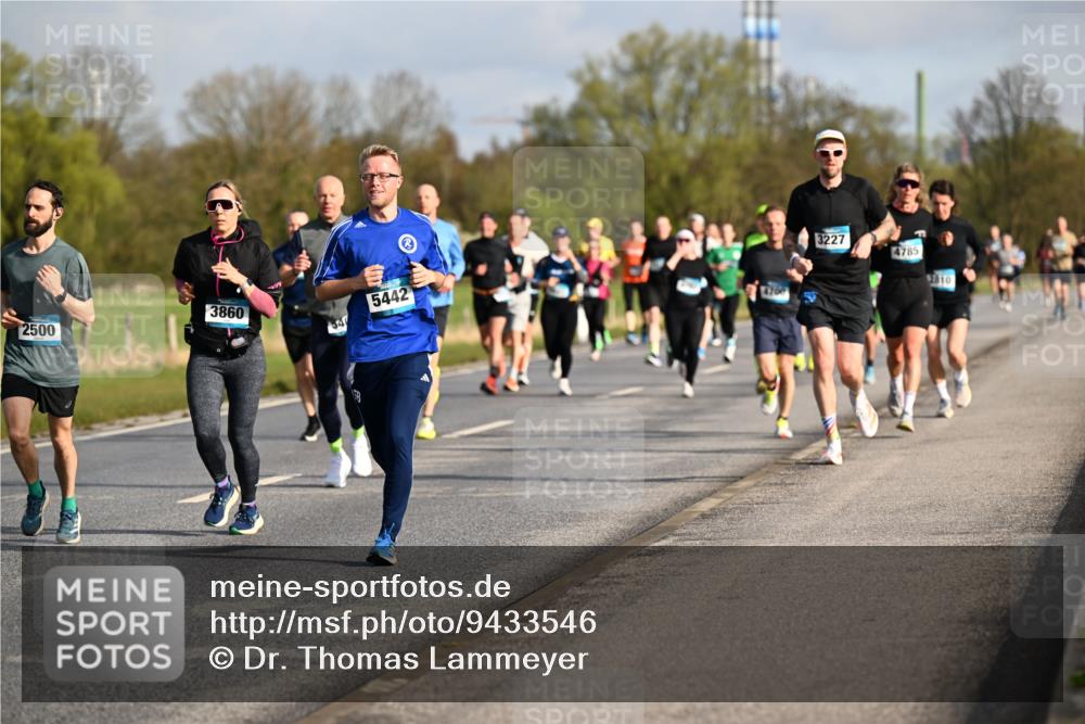 12.04.2026 - 45. Internationalen Wilhelmsburger Insellauf Dr. Thomas Lammeyer http://msf.ph/oto/9433546 12.04.2026 09:18:35 Laufen 3227, 4785, 2500, 3860, 5442, 5810, 540 meine-sportfotos.de