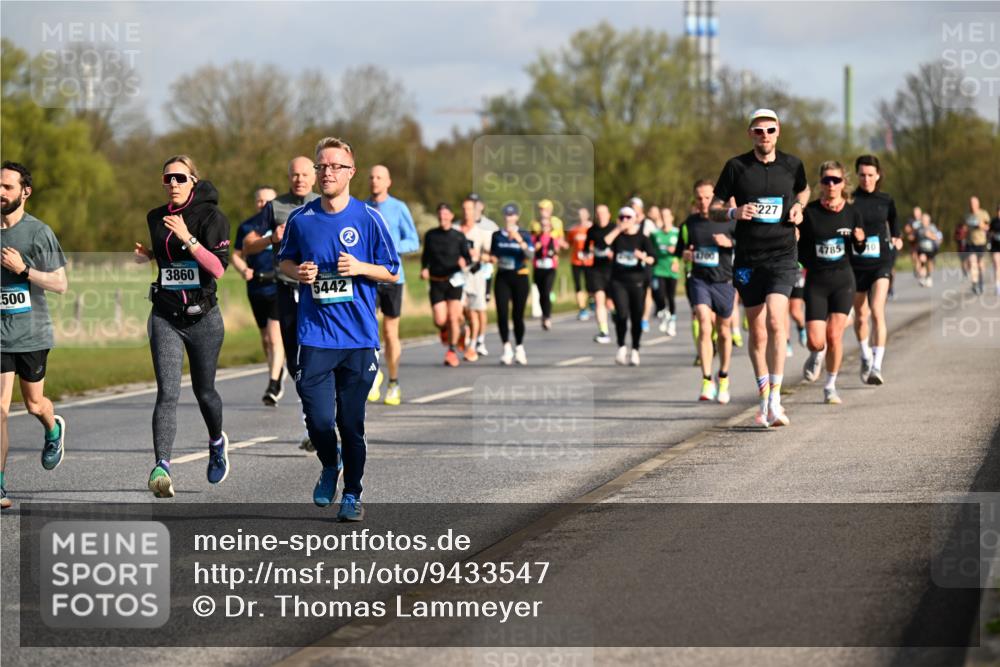 12.04.2026 - 45. Internationalen Wilhelmsburger Insellauf Dr. Thomas Lammeyer http://msf.ph/oto/9433547 12.04.2026 09:18:35 Laufen 3860, 500, 5442, 14700, 227, 4785 meine-sportfotos.de