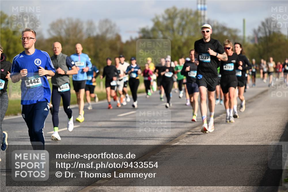12.04.2026 - 45. Internationalen Wilhelmsburger Insellauf Dr. Thomas Lammeyer http://msf.ph/oto/9433554 12.04.2026 09:18:36 Laufen 0, 5442, 5408, 3227, 4785 meine-sportfotos.de
