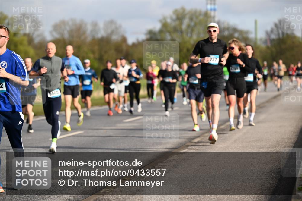 12.04.2026 - 45. Internationalen Wilhelmsburger Insellauf Dr. Thomas Lammeyer http://msf.ph/oto/9433557 12.04.2026 09:18:36 Laufen 2, 5408, 227 meine-sportfotos.de