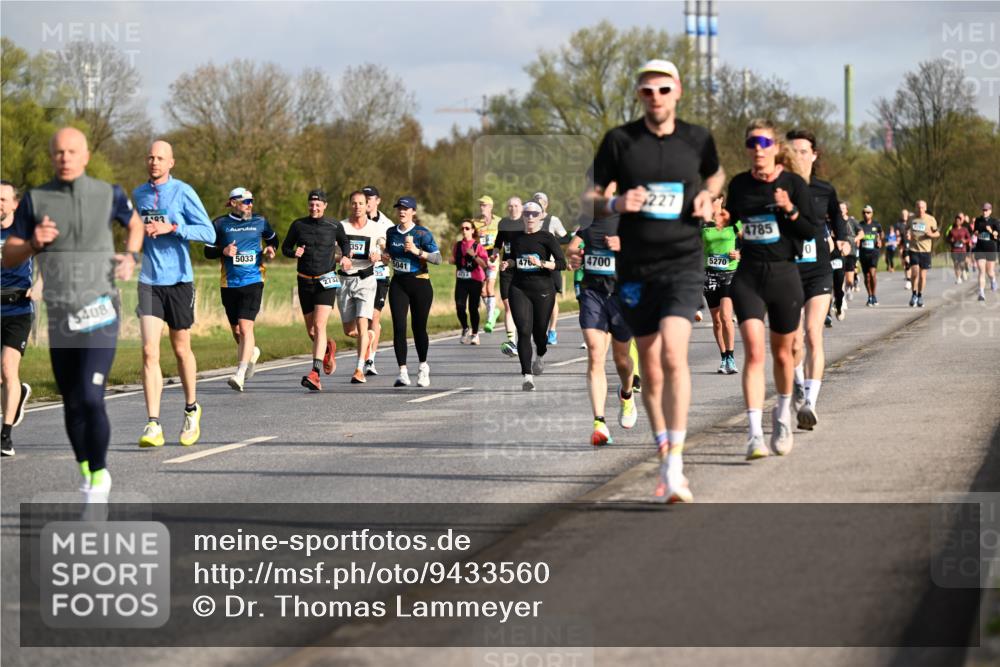 12.04.2026 - 45. Internationalen Wilhelmsburger Insellauf Dr. Thomas Lammeyer http://msf.ph/oto/9433560 12.04.2026 09:18:37 Laufen 5408, 4503, 357, 5033, 5041, 72, 227, 3, 476, 4700, 5270, 4785, 0 meine-sportfotos.de