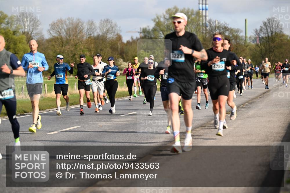 12.04.2026 - 45. Internationalen Wilhelmsburger Insellauf Dr. Thomas Lammeyer http://msf.ph/oto/9433563 12.04.2026 09:18:37 Laufen 408, 1483, 5033, 2732, 5041, 5270, 3772, 4762, 47, 4785 meine-sportfotos.de