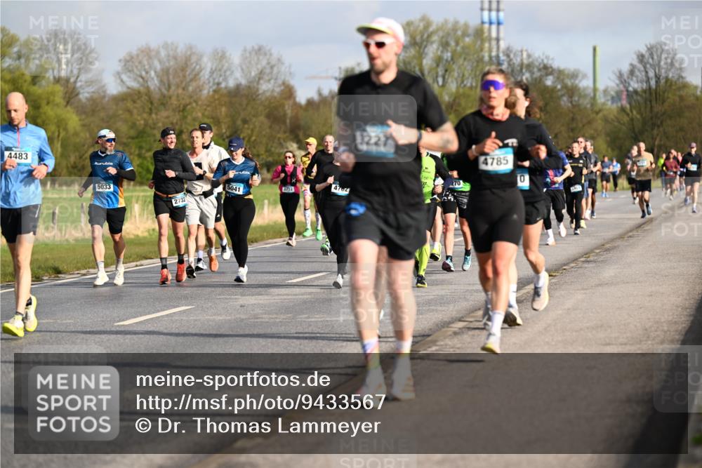 12.04.2026 - 45. Internationalen Wilhelmsburger Insellauf Dr. Thomas Lammeyer http://msf.ph/oto/9433567 12.04.2026 09:18:38 Laufen 4483, 5033, 2732, 5041, 3772, 4702, 1227, 4785, 270, 10 meine-sportfotos.de