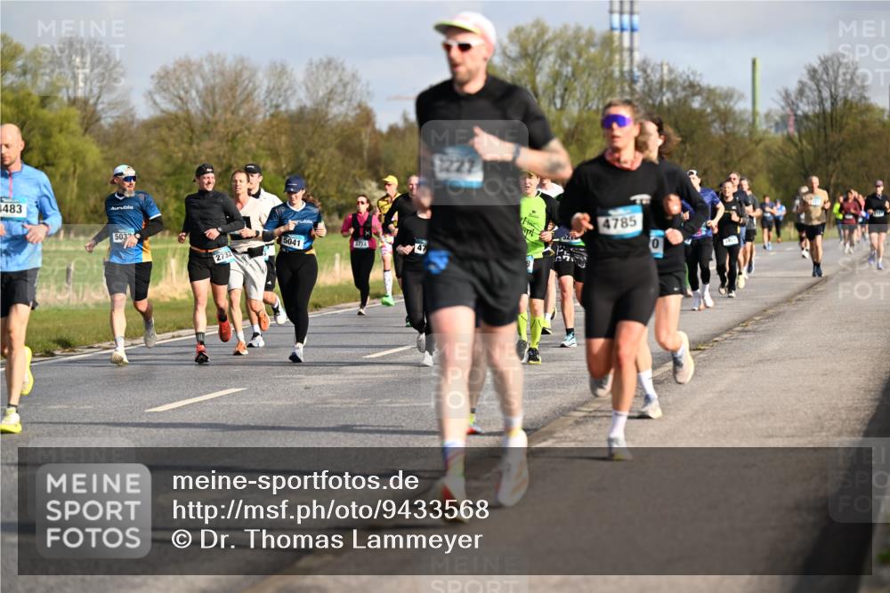 12.04.2026 - 45. Internationalen Wilhelmsburger Insellauf Dr. Thomas Lammeyer http://msf.ph/oto/9433568 12.04.2026 09:18:38 Laufen 483, 5032, 2732, 4785, 02, 5041, 20, 3772, 47 meine-sportfotos.de