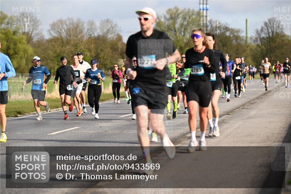12.04.2026 - 45. Internationalen Wilhelmsburger Insellauf Dr. Thomas Lammeyer http://msf.ph/oto/9433569 12.04.2026 09:18:38 Laufen 5033, 57, 5041, 42, 1227, 758, 5270, 4785 meine-sportfotos.de