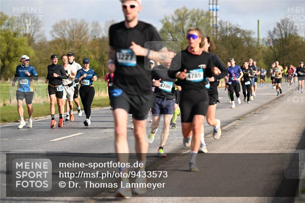 12.04.2026 - 45. Internationalen Wilhelmsburger Insellauf Dr. Thomas Lammeyer http://msf.ph/oto/9433573 12.04.2026 09:18:39 Laufen 5033, 5041, 371, 2732, 1227, 4700, 4785 meine-sportfotos.de