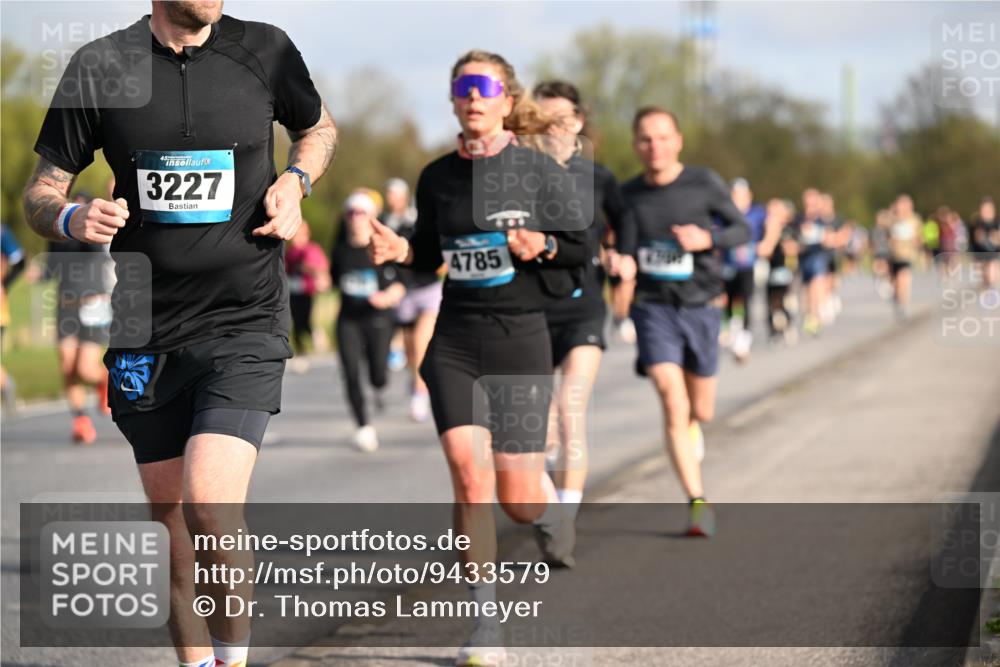 12.04.2026 - 45. Internationalen Wilhelmsburger Insellauf Dr. Thomas Lammeyer http://msf.ph/oto/9433579 12.04.2026 09:18:40 Laufen 3227, 4785 meine-sportfotos.de