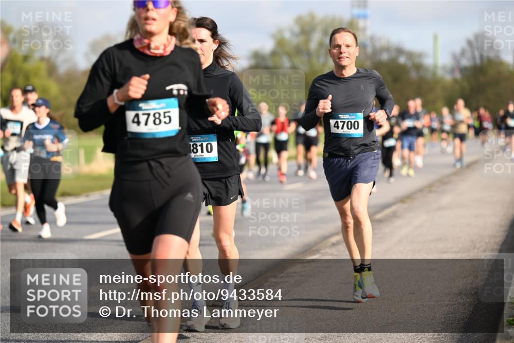 12.04.2026 - 45. Internationalen Wilhelmsburger Insellauf Dr. Thomas Lammeyer http://msf.ph/oto/9433584 12.04.2026 09:18:41 Laufen 4785, 810, 4700, 46 meine-sportfotos.de