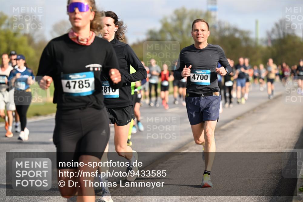 12.04.2026 - 45. Internationalen Wilhelmsburger Insellauf Dr. Thomas Lammeyer http://msf.ph/oto/9433585 12.04.2026 09:18:41 Laufen 4785, 810, 4700, 28 meine-sportfotos.de