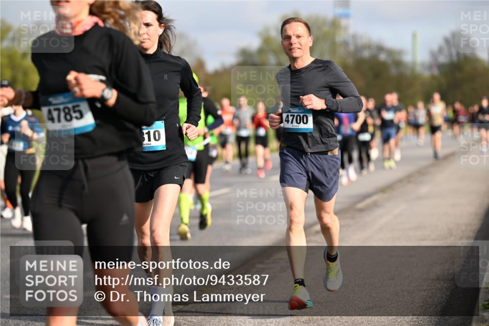 12.04.2026 - 45. Internationalen Wilhelmsburger Insellauf Dr. Thomas Lammeyer http://msf.ph/oto/9433587 12.04.2026 09:18:41 Laufen 4785, 10, 4700 meine-sportfotos.de