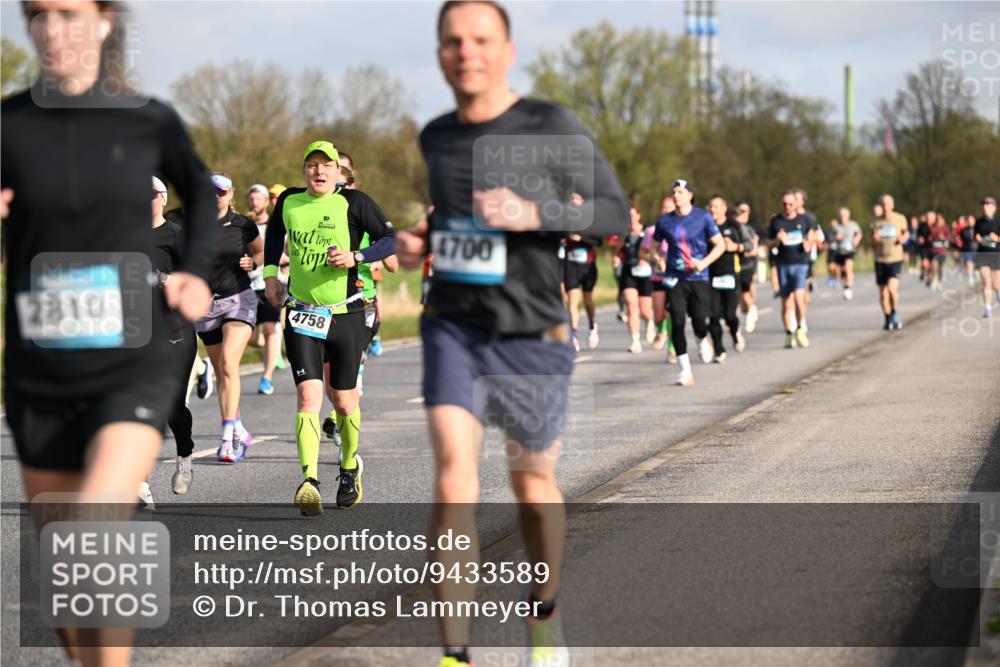 12.04.2026 - 45. Internationalen Wilhelmsburger Insellauf Dr. Thomas Lammeyer http://msf.ph/oto/9433589 12.04.2026 09:18:42 Laufen 2810, 4758, 4700 meine-sportfotos.de