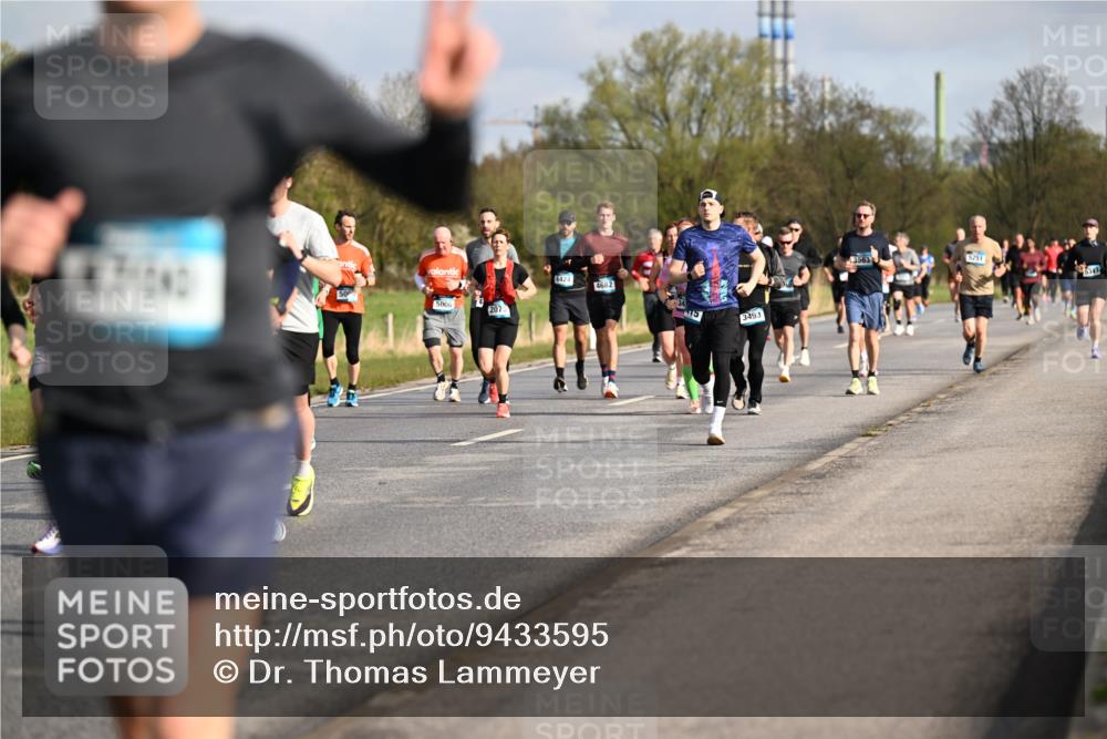 12.04.2026 - 45. Internationalen Wilhelmsburger Insellauf Dr. Thomas Lammeyer http://msf.ph/oto/9433595 12.04.2026 09:18:43 Laufen 5006, 2075, 4424, 4682, 15, 3493, 5251, 3563 meine-sportfotos.de