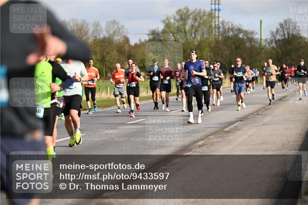 12.04.2026 - 45. Internationalen Wilhelmsburger Insellauf Dr. Thomas Lammeyer http://msf.ph/oto/9433597 12.04.2026 09:18:43 Laufen 58, 4424, 1682, 5006, 2075, 8493, 3563, 5251 meine-sportfotos.de