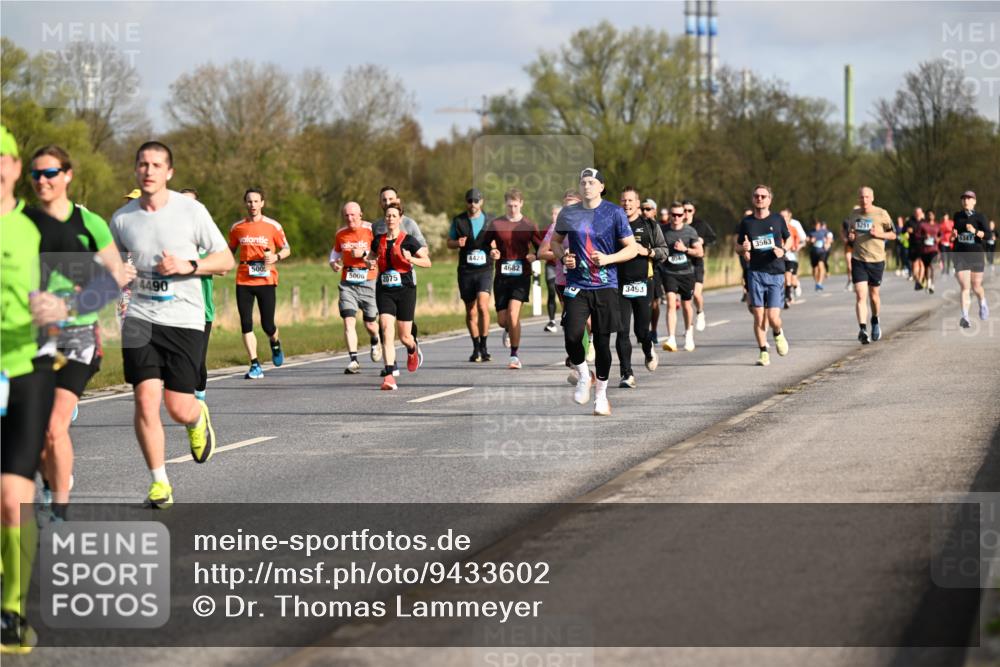 12.04.2026 - 45. Internationalen Wilhelmsburger Insellauf Dr. Thomas Lammeyer http://msf.ph/oto/9433602 12.04.2026 09:18:44 Laufen 4424, 4682, 500, 5006, 2075, 4490, 3493, 3563, 5251 meine-sportfotos.de