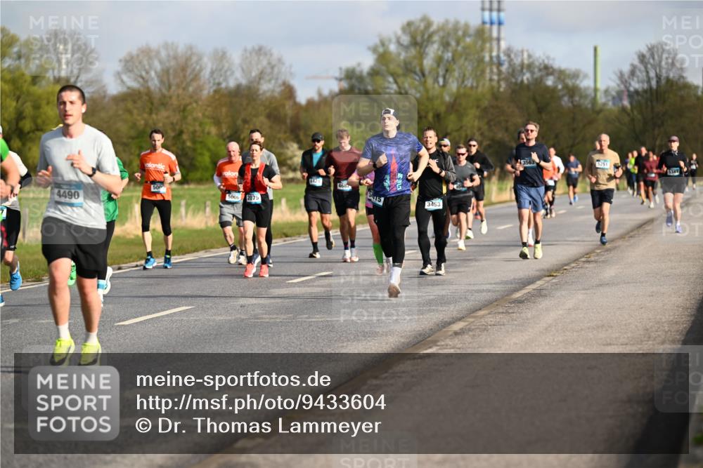 12.04.2026 - 45. Internationalen Wilhelmsburger Insellauf Dr. Thomas Lammeyer http://msf.ph/oto/9433604 12.04.2026 09:18:44 Laufen 4424, 4682, 15, 500, 3493, 5006, 2075, 4490, 3563, 5251 meine-sportfotos.de
