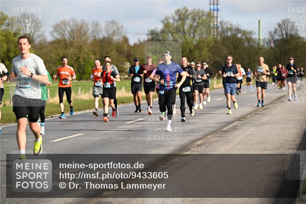 12.04.2026 - 45. Internationalen Wilhelmsburger Insellauf Dr. Thomas Lammeyer http://msf.ph/oto/9433605 12.04.2026 09:18:45 Laufen 4424, 4684, 500, 5006, 4490, 2075, 3493, 356, 5251 meine-sportfotos.de