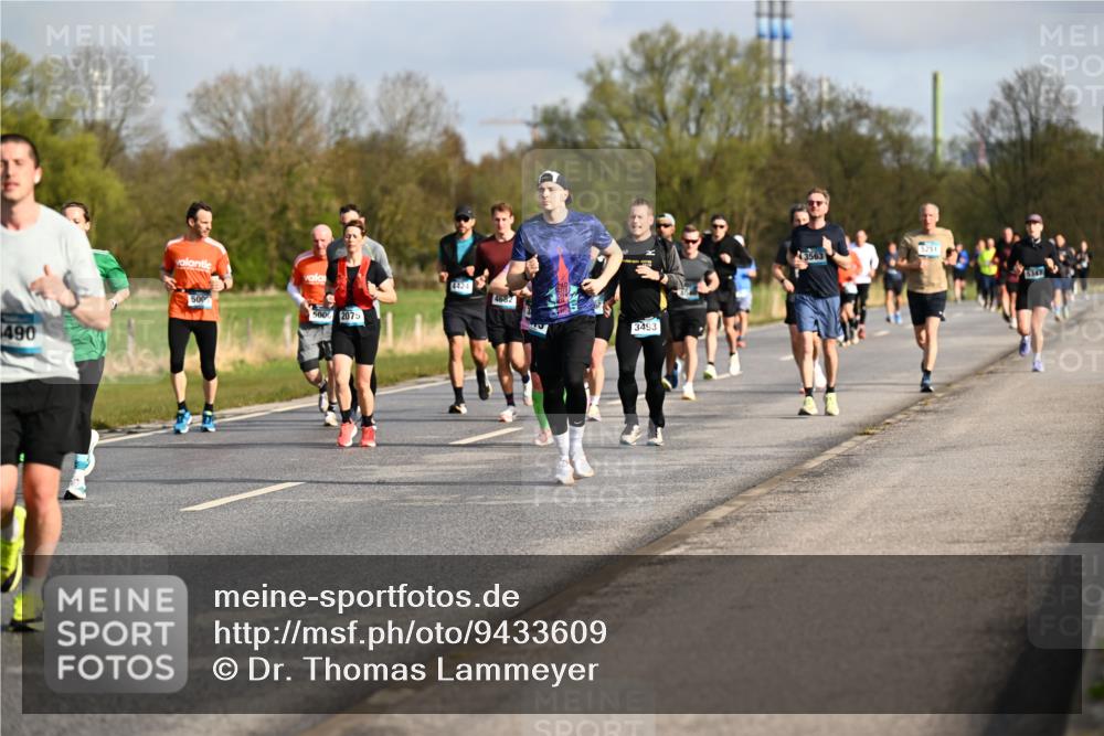 12.04.2026 - 45. Internationalen Wilhelmsburger Insellauf Dr. Thomas Lammeyer http://msf.ph/oto/9433609 12.04.2026 09:18:45 Laufen 490, 500, 500, 2075, 4424, 4682, 3493, 3563, 5251 meine-sportfotos.de