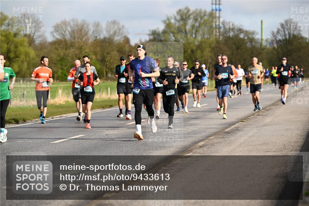 12.04.2026 - 45. Internationalen Wilhelmsburger Insellauf Dr. Thomas Lammeyer http://msf.ph/oto/9433613 12.04.2026 09:18:46 Laufen 500, 2075, 4424, 3493, 3563, 5251 meine-sportfotos.de