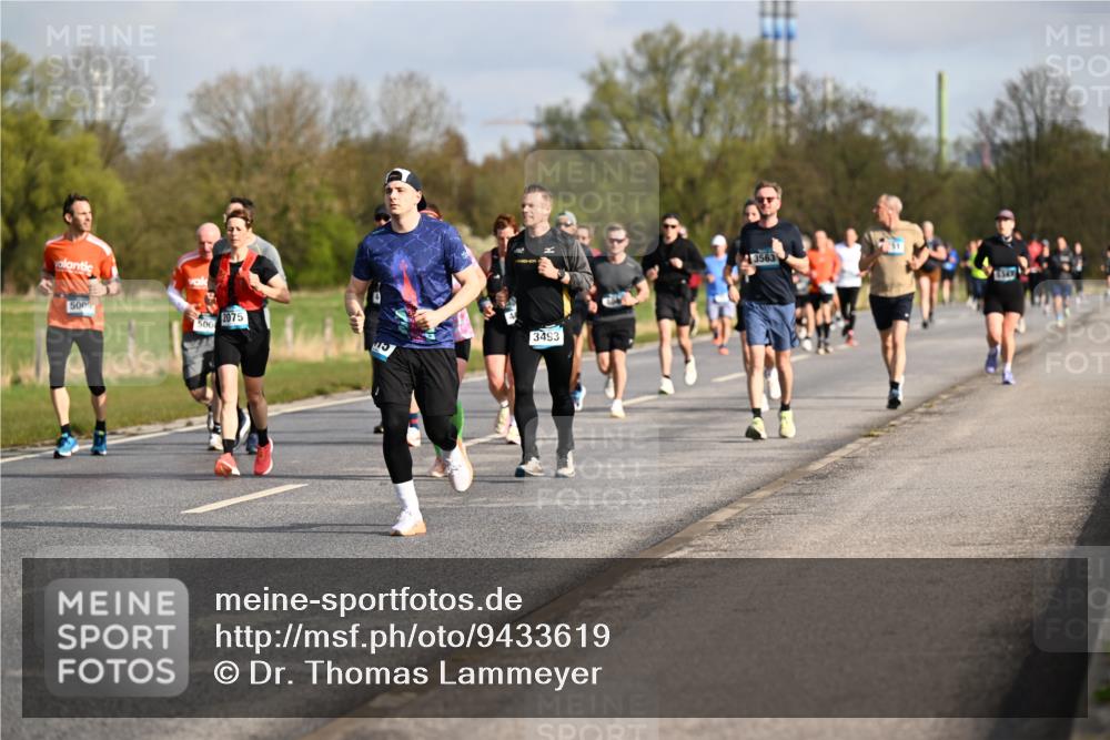12.04.2026 - 45. Internationalen Wilhelmsburger Insellauf Dr. Thomas Lammeyer http://msf.ph/oto/9433619 12.04.2026 09:18:47 Laufen 500, 500, 2075, 3493, 3563 meine-sportfotos.de