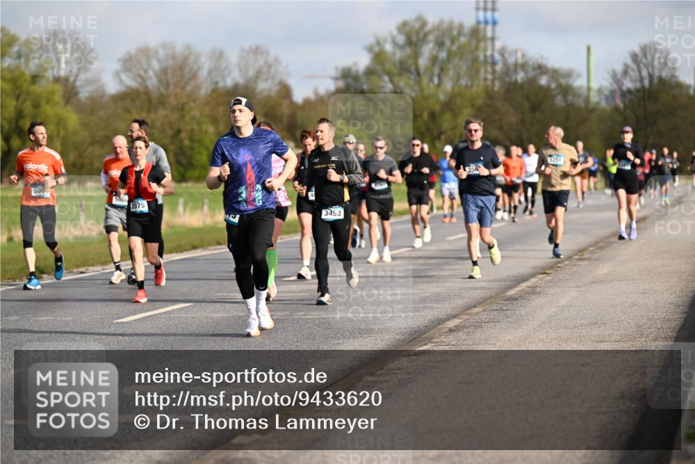 12.04.2026 - 45. Internationalen Wilhelmsburger Insellauf Dr. Thomas Lammeyer http://msf.ph/oto/9433620 12.04.2026 09:18:47 Laufen 500, 5000, 2075, 3493, 356, 5251 meine-sportfotos.de