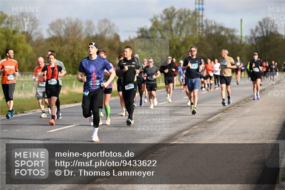 12.04.2026 - 45. Internationalen Wilhelmsburger Insellauf Dr. Thomas Lammeyer http://msf.ph/oto/9433622 12.04.2026 09:18:47 Laufen 5009, 500, 2075, 3493, 3563, 1911 meine-sportfotos.de
