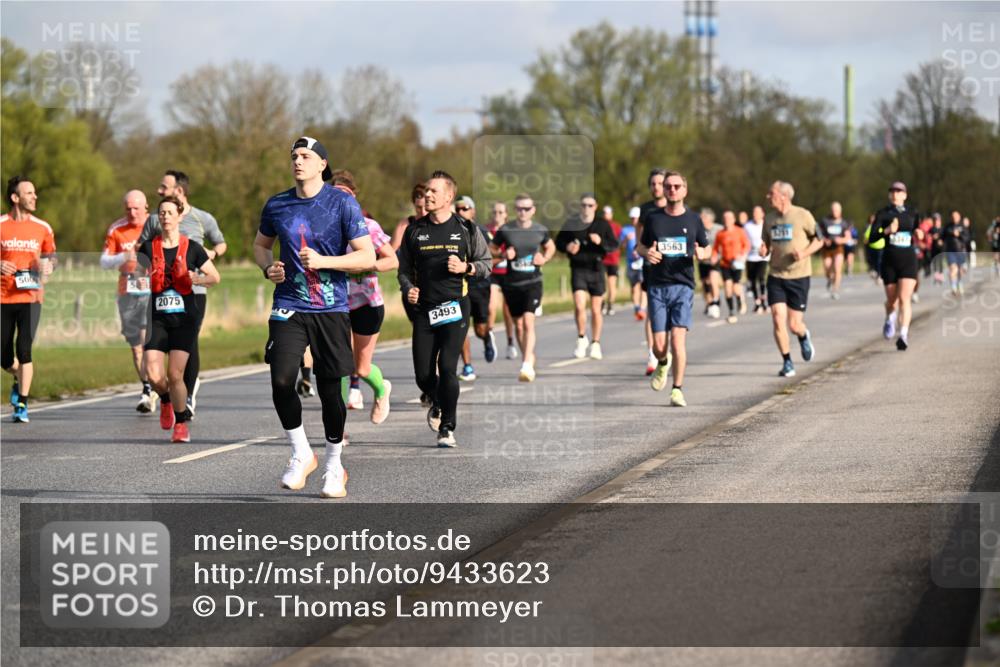 12.04.2026 - 45. Internationalen Wilhelmsburger Insellauf Dr. Thomas Lammeyer http://msf.ph/oto/9433623 12.04.2026 09:18:47 Laufen 500, 2075, 3493, 3563 meine-sportfotos.de