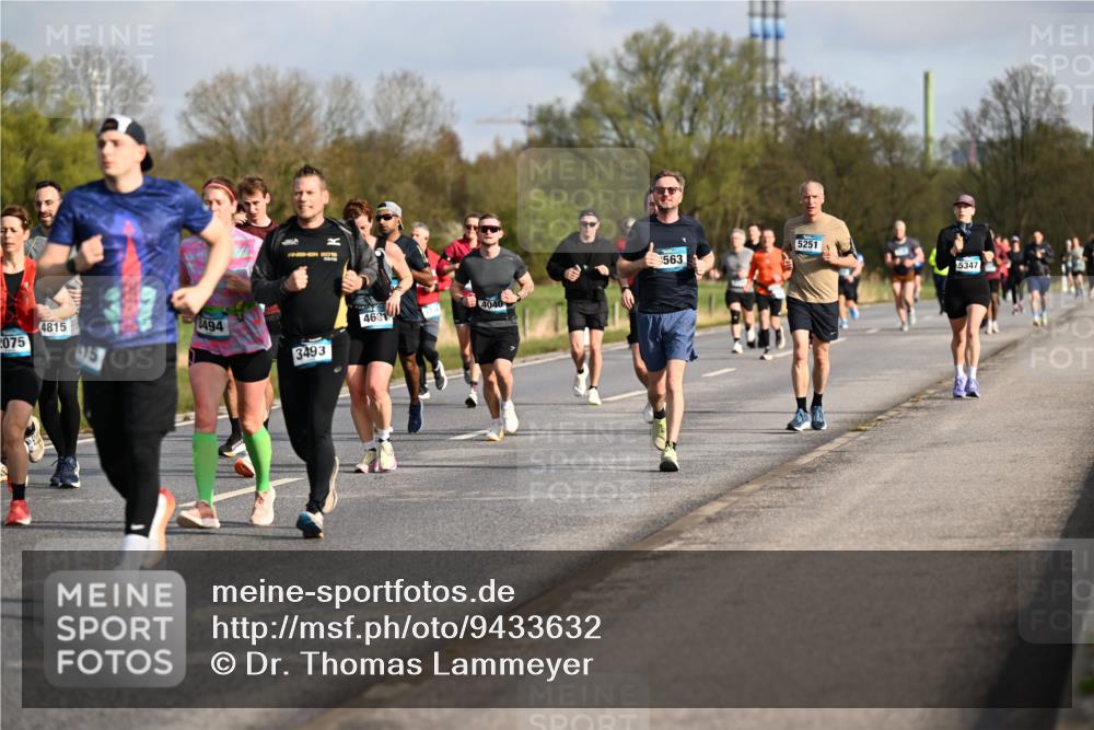 12.04.2026 - 45. Internationalen Wilhelmsburger Insellauf Dr. Thomas Lammeyer http://msf.ph/oto/9433632 12.04.2026 09:18:48 Laufen 4815, 2075, 3494, 4681, 2134, 3493, 4040, 563, 5251, 5347 meine-sportfotos.de