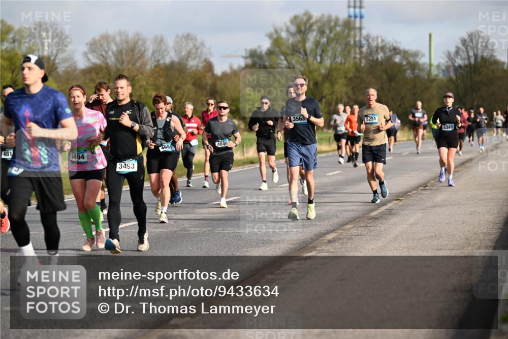 12.04.2026 - 45. Internationalen Wilhelmsburger Insellauf Dr. Thomas Lammeyer http://msf.ph/oto/9433634 12.04.2026 09:18:49 Laufen 481, 4681, 4040, 3494, 3493, 3563, 5251, 5347 meine-sportfotos.de