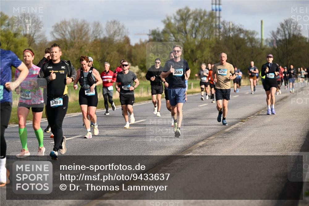 12.04.2026 - 45. Internationalen Wilhelmsburger Insellauf Dr. Thomas Lammeyer http://msf.ph/oto/9433637 12.04.2026 09:18:49 Laufen 3494, 3493, 4040, 46, 3563, 5251, 5347 meine-sportfotos.de