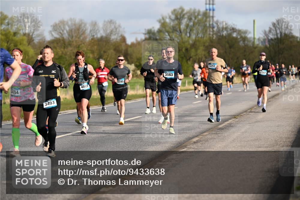12.04.2026 - 45. Internationalen Wilhelmsburger Insellauf Dr. Thomas Lammeyer http://msf.ph/oto/9433638 12.04.2026 09:18:49 Laufen 20, 3494, 3493, 4681, 4040, 3563, 5251, 5347 meine-sportfotos.de