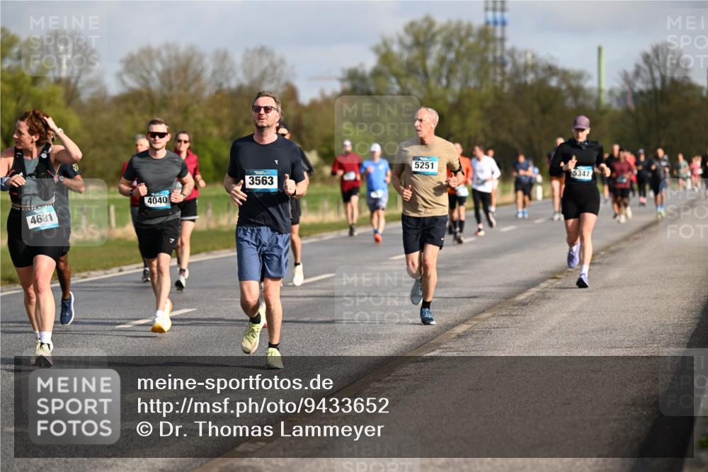 12.04.2026 - 45. Internationalen Wilhelmsburger Insellauf Dr. Thomas Lammeyer http://msf.ph/oto/9433652 12.04.2026 09:18:51 Laufen 5251, 3563, 5347, 4040, 4681 meine-sportfotos.de